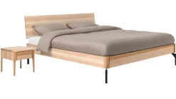 Outlet Bed Sky met hoofdbord hout en poten metaal Bedframe